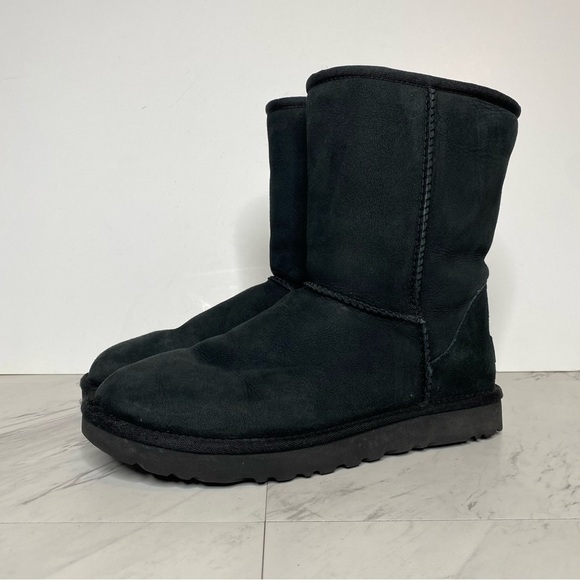 UGG Classic Short Black Winter Boot 9 - Picture 14 of 14